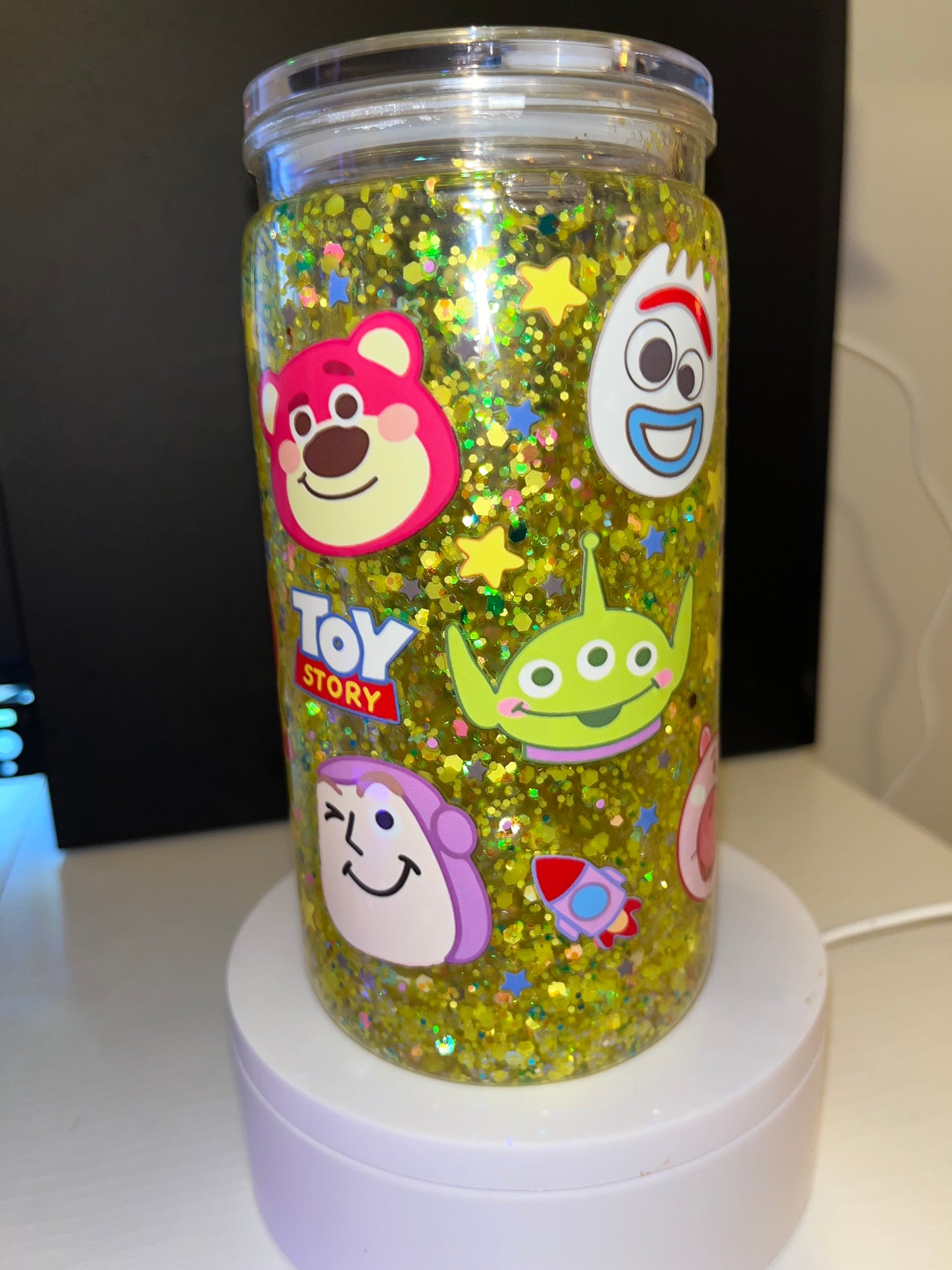 16oz Premade snowglobe tumbler